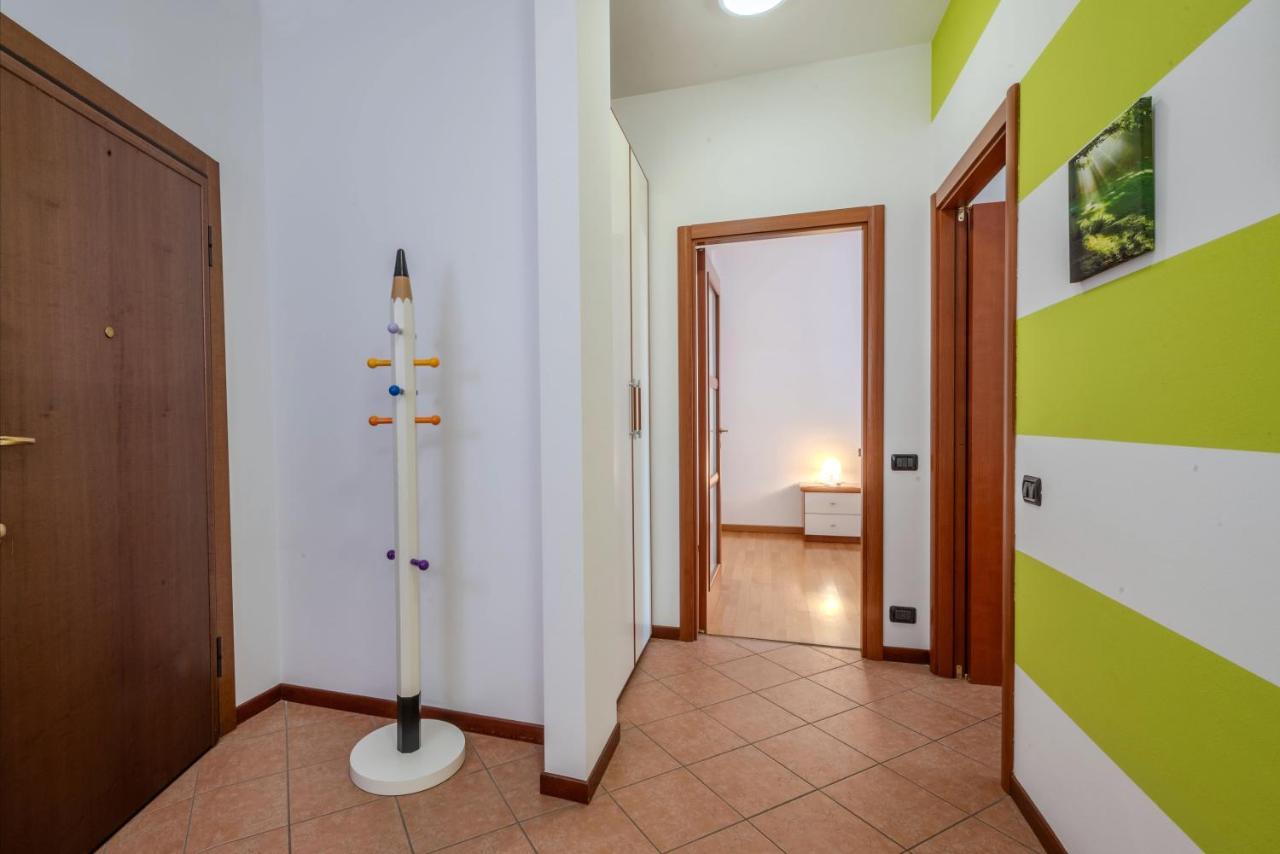 Isa Center - Leonardo Accademy - Mxp - Lakes Sesto Calende Luaran gambar
